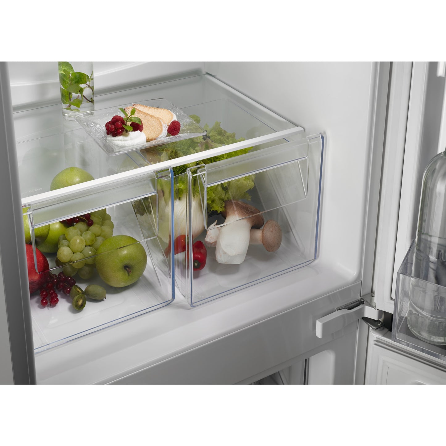 AEG OSC5S185ES Fully Integrated Low Frost Fridge Freezer