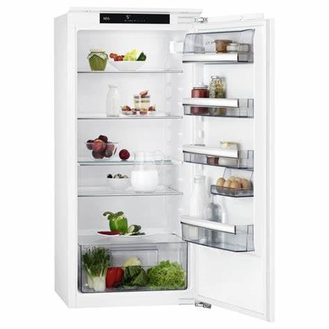 AEG SKB812F1AC 122cm Integrated In Column Larder Fridge