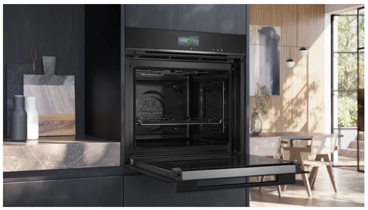 Siemens HR776G1B1B IQ-700 Pyrolytic Multifunction Oven With AddedSteam BLACK