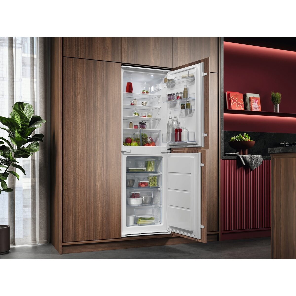 AEG OSC5S185ES Fully Integrated Low Frost Fridge Freezer