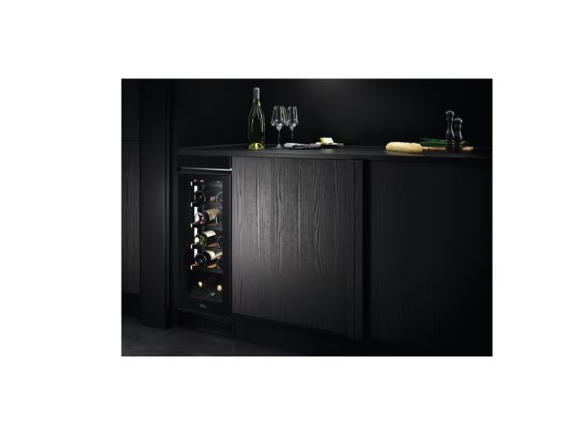 AEG AWUS018B7B 82cm Built In Wine Cellar In Black